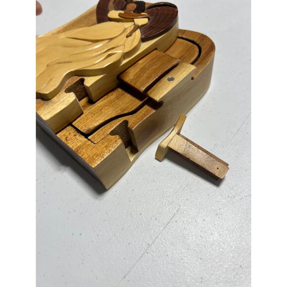 Carver Dan's Angel Magic  Puzzle Carved Wooden Trinket Box - Picture 9 of 9